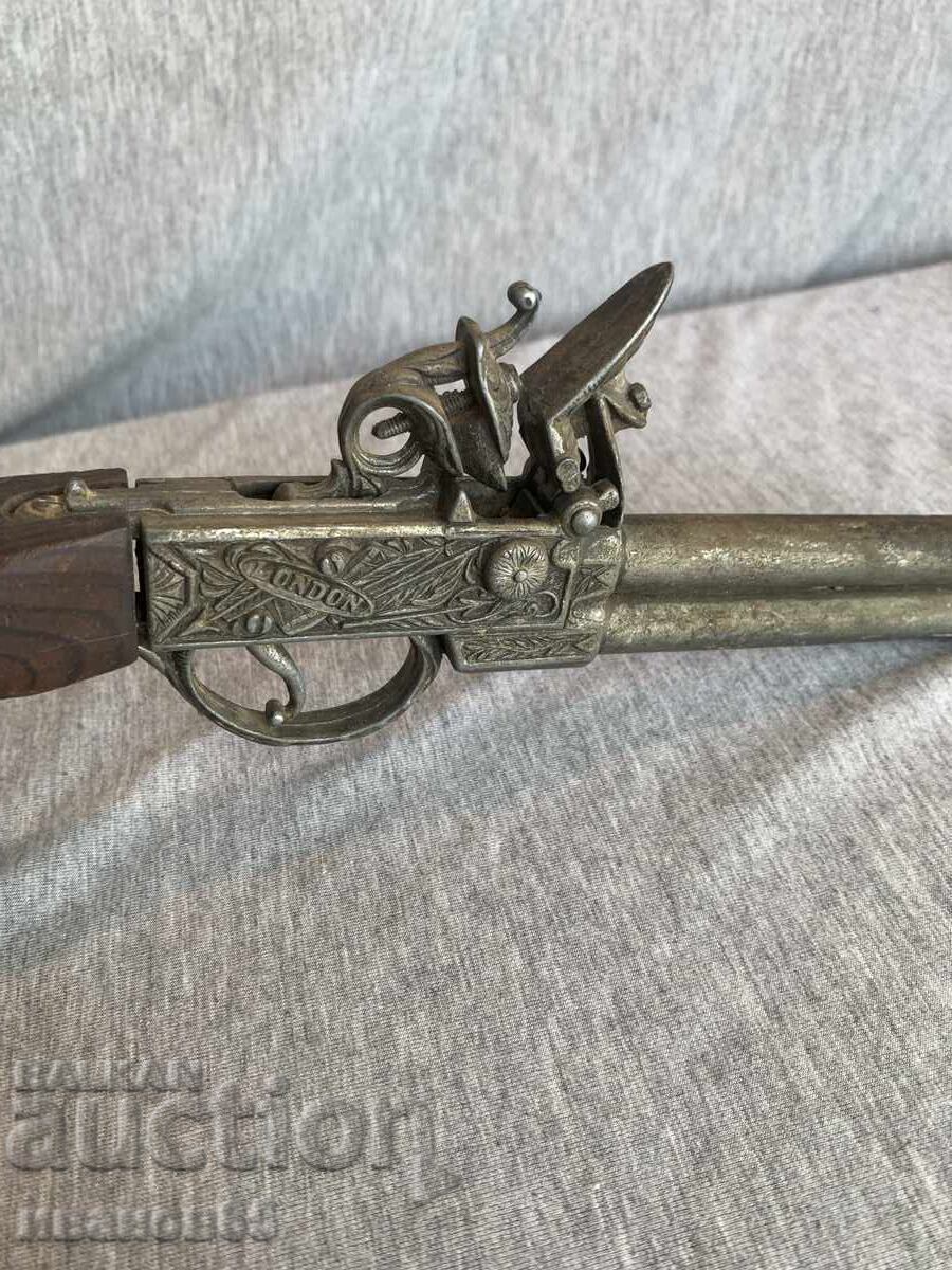 Παράδοση ο παλιός Πίστοφ Παράδοση ο παλιός Πίστοφ