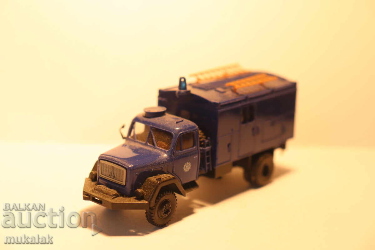 1/87 H0 ROCO CAMION MODEL cu preț 10.00 BGN | € 5.11 1/87 H0 ROCO CAMION MODEL cu preț 10.00 BGN | € 5.11