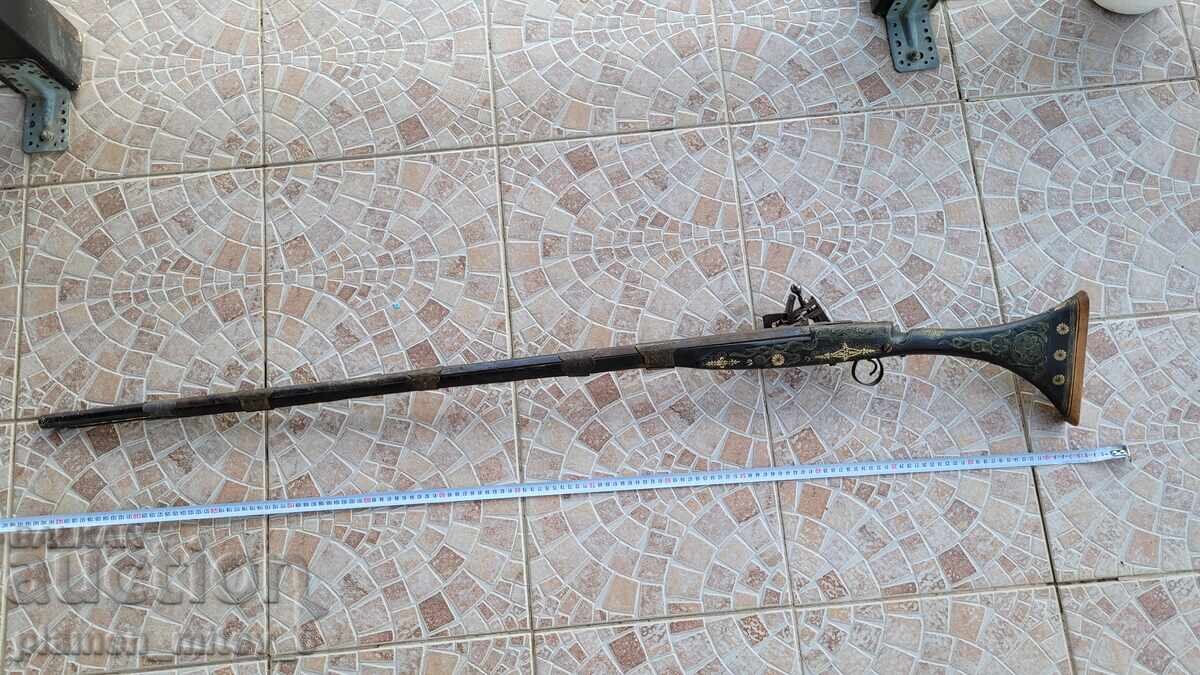 Пушка, кремъклийка, шишане, бойлия с цена 620.00 лв. | € 317.00 Пушка, кремъклийка, шишане, бойлия с цена 620.00 лв. | € 317.00