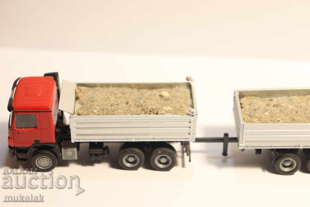 HERPA 1/87 H0 MERCEDES CAMION BASCULANT MODEL cu preț 55.00 BGN | € 28.12 HERPA 1/87 H0 MERCEDES CAMION BASCULANT MODEL cu preț 55.00 BGN | € 28.12