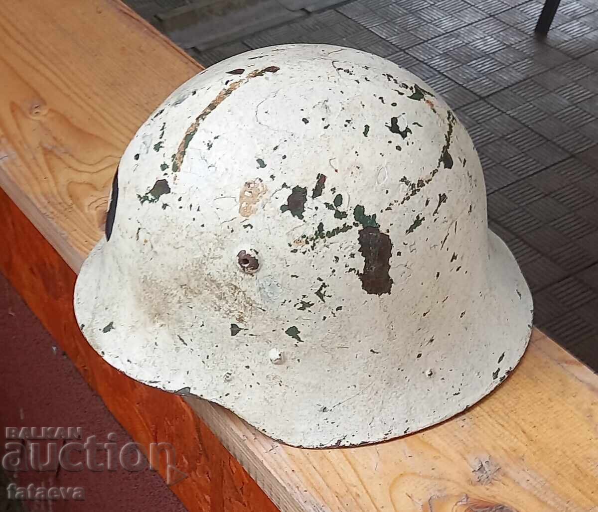Παλιό στρατιωτικό κράνος, γερμανικού τύπου με τιμή 0.01 BGN | € 0.01 Παλιό στρατιωτικό κράνος, γερμανικού τύπου με τιμή 0.01 BGN | € 0.01