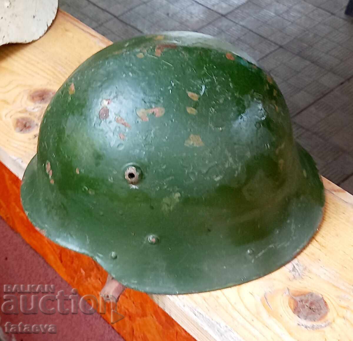 Παλιό στρατιωτικό κράνος, γερμανικού τύπου με τιμή 0.01 BGN | € 0.01