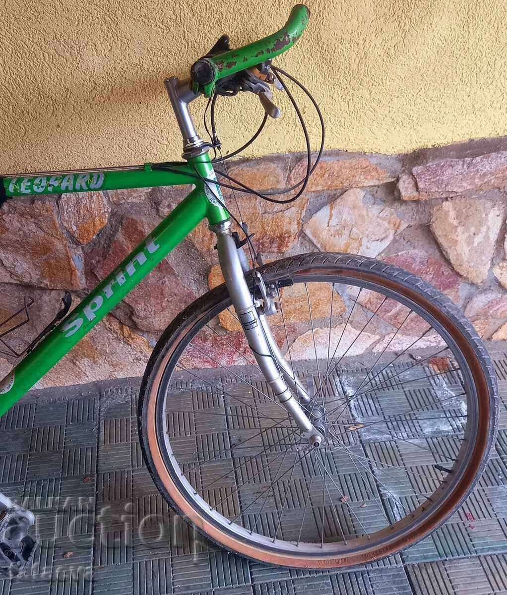 Доставка на Велосипед, колело, ръждясала верига,другото е добре. Доставка на Велосипед, колело, ръждясала верига,другото е добре.