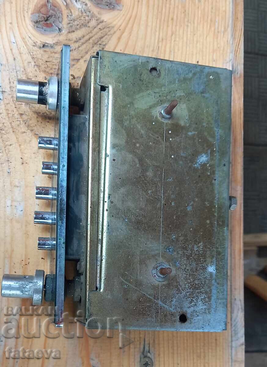 Παλιό ραδιόφωνο αυτοκινήτου με τιμή 0.01 BGN | € 0.01 Παλιό ραδιόφωνο αυτοκινήτου με τιμή 0.01 BGN | € 0.01