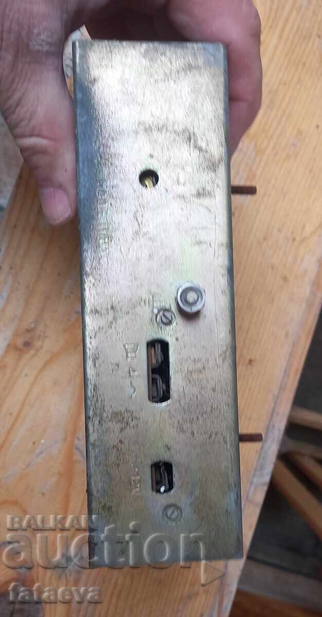 Δημοπρασία Παλιό ραδιόφωνο αυτοκινήτου Δημοπρασία Παλιό ραδιόφωνο αυτοκινήτου