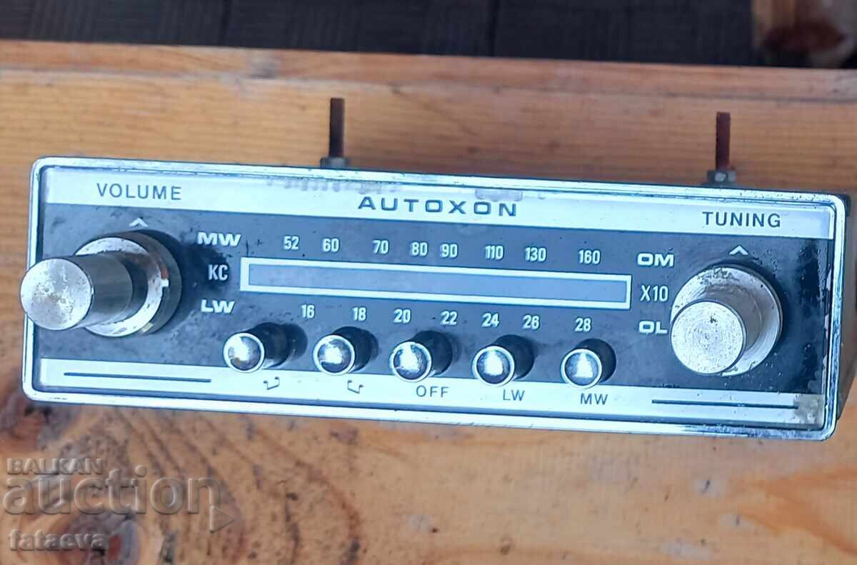 Παλιό ραδιόφωνο αυτοκινήτου Παλιό ραδιόφωνο αυτοκινήτου