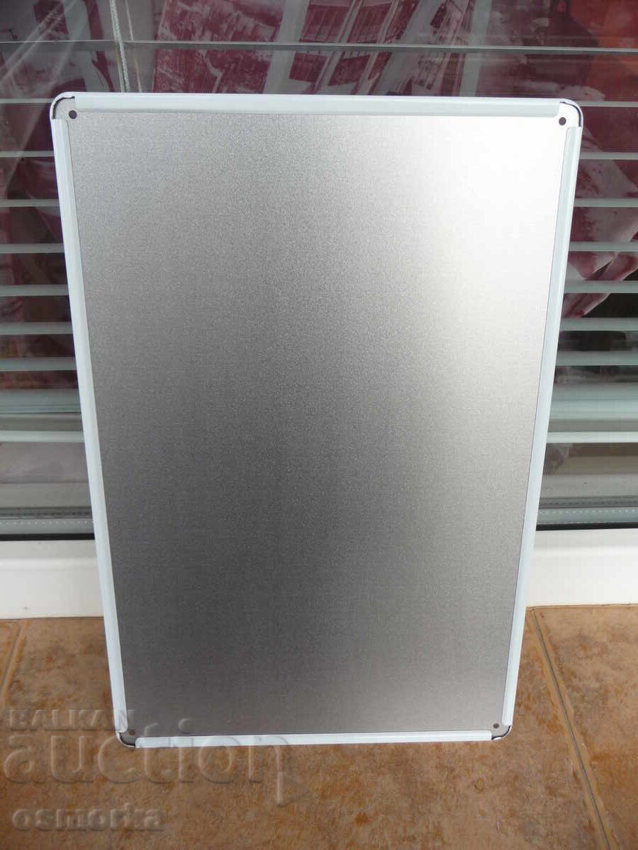 Licitație Placă metalică Tipuri de bere în pahare halbe blondă brună roșie Licitație Placă metalică Tipuri de bere în pahare halbe blondă brună roșie