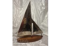 Sculptură mare Iaht