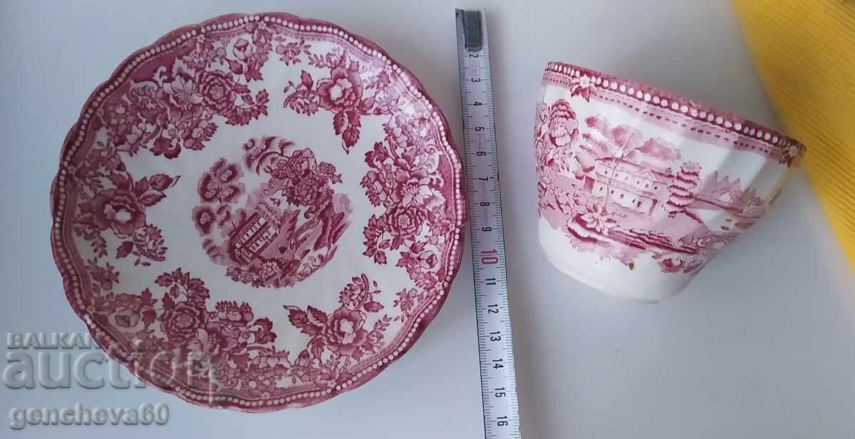 Аукцион Красива Английска чиния и чаша за кафе