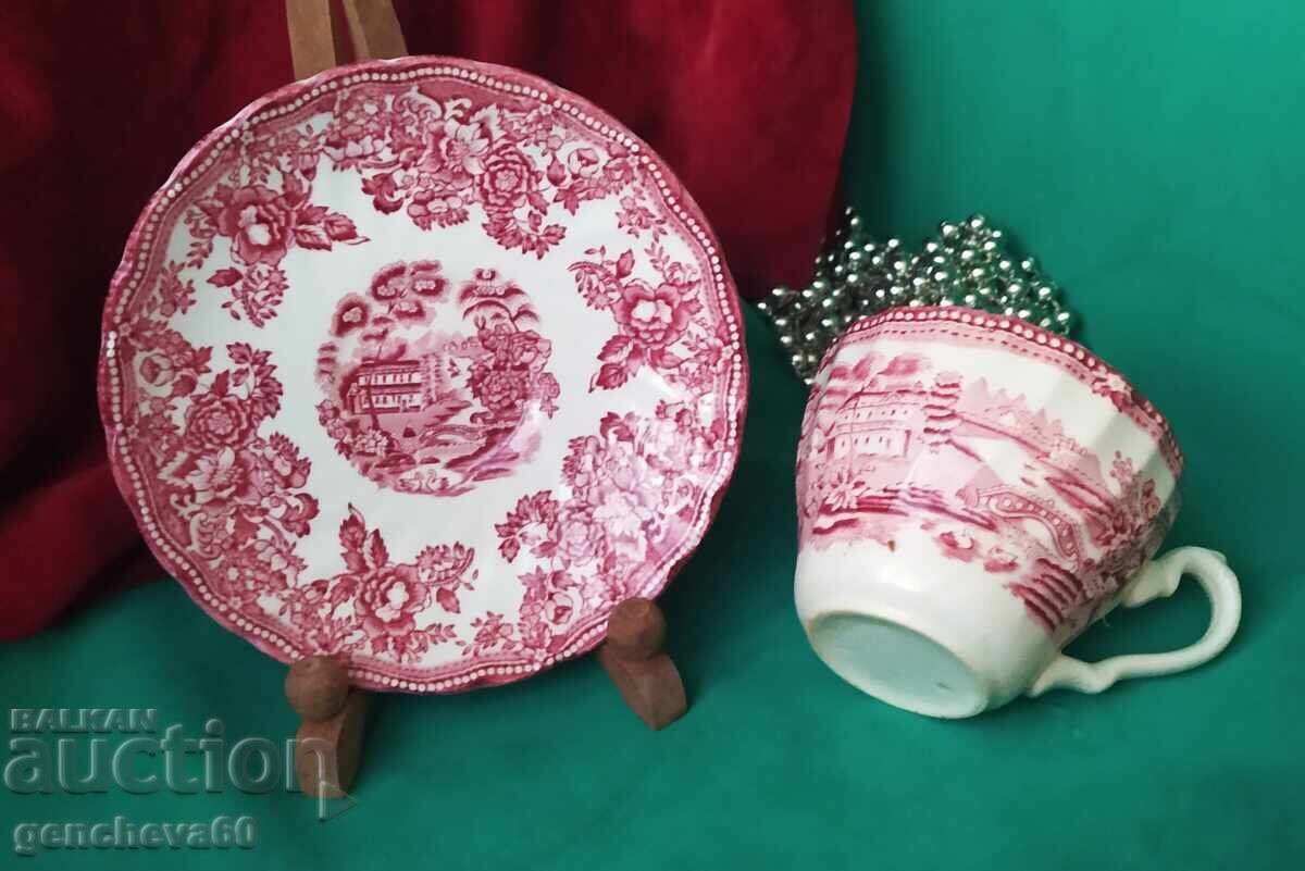 Красива Английска чиния и чаша за кафе-