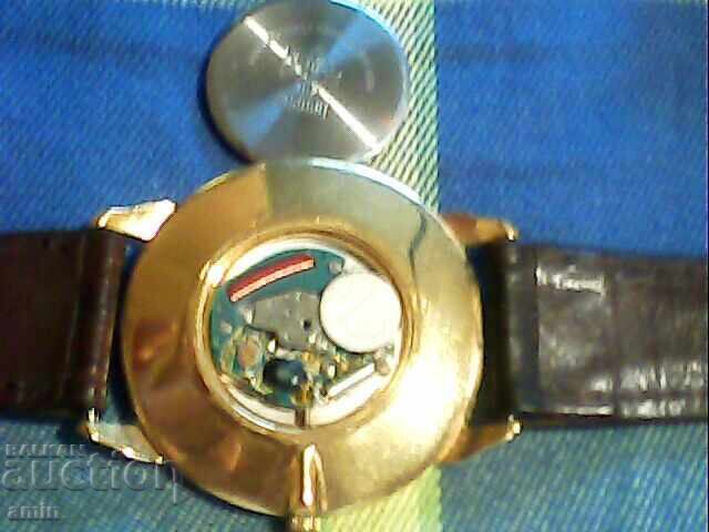 Licitație 3 buc ceasuri placate cu aur, funcționează, fără baterii