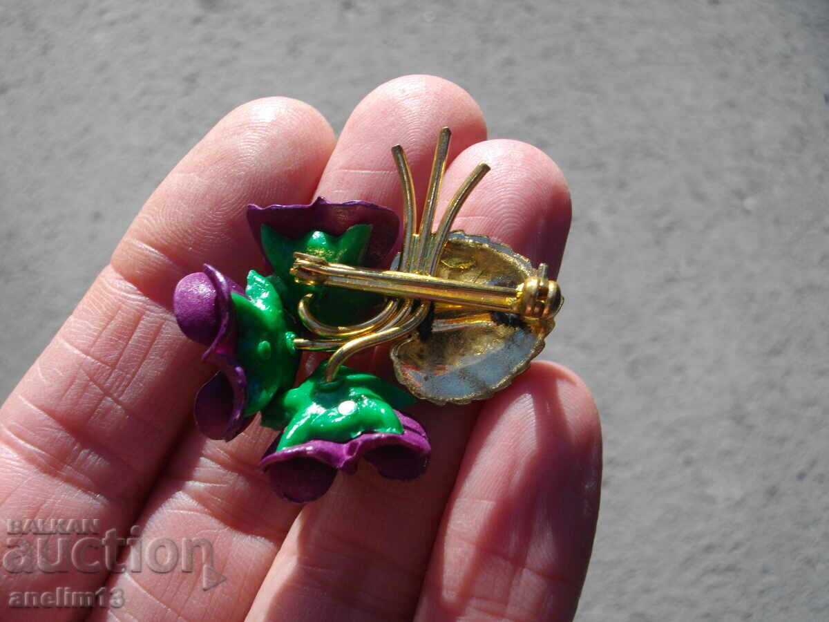 OLD GOLD-PLATED BROOCH WITH ENAMEL VIOLETS - 6 OLD GOLD-PLATED BROOCH WITH ENAMEL VIOLETS - 6