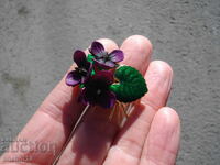 OLD GOLD-PLATED BROOCH WITH ENAMEL VIOLETS