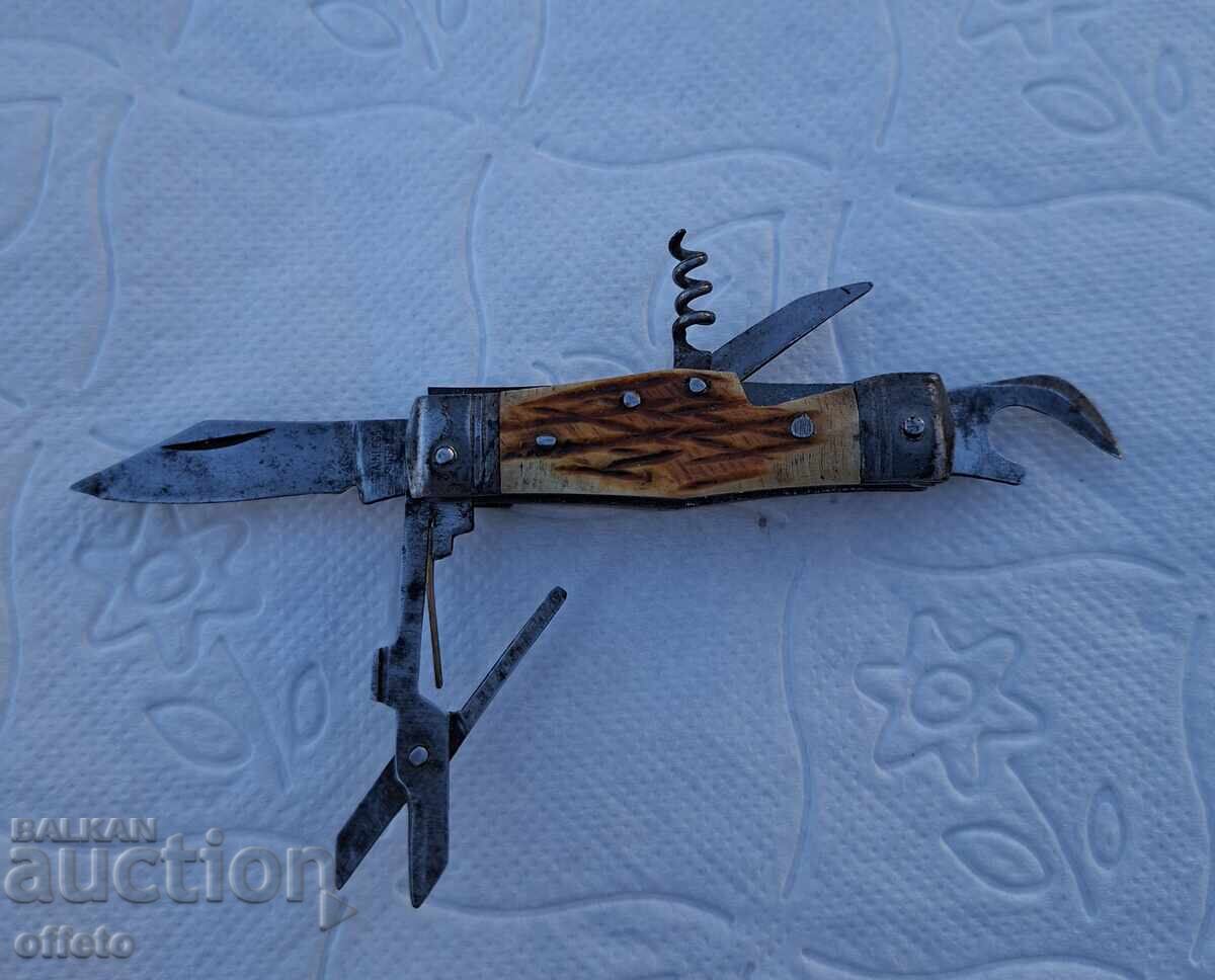 Un vechi cuțit de buzunar Un vechi cuțit de buzunar