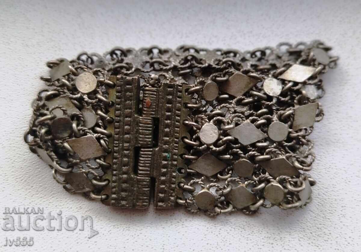 Πωλείται παλιά σπάνια ασημένια αναγεννησιακή βραχιόλι κοσμήματος με τιμή 150.00 BGN | € 76.69 Πωλείται παλιά σπάνια ασημένια αναγεννησιακή βραχιόλι κοσμήματος με τιμή 150.00 BGN | € 76.69