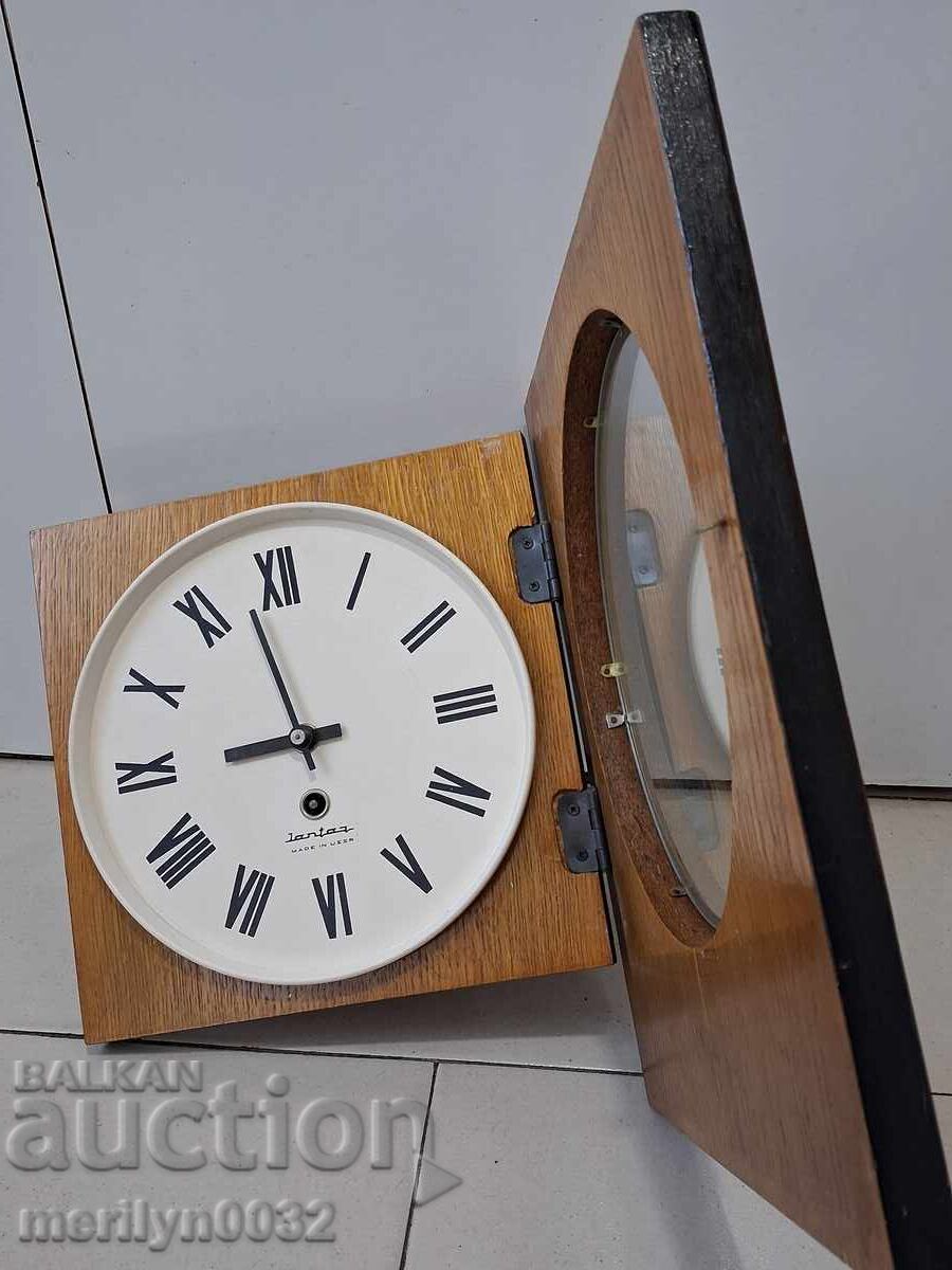 Аукцион Стенен часовник "ЯНТАР" - СССР Аукцион Стенен часовник "ЯНТАР" - СССР