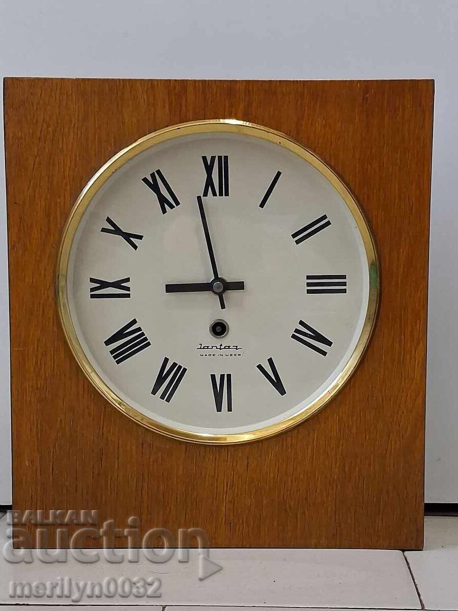 Стенен часовник "ЯНТАР" - СССР Стенен часовник "ЯНТАР" - СССР