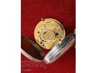 Старинен сребърен джобен часовник