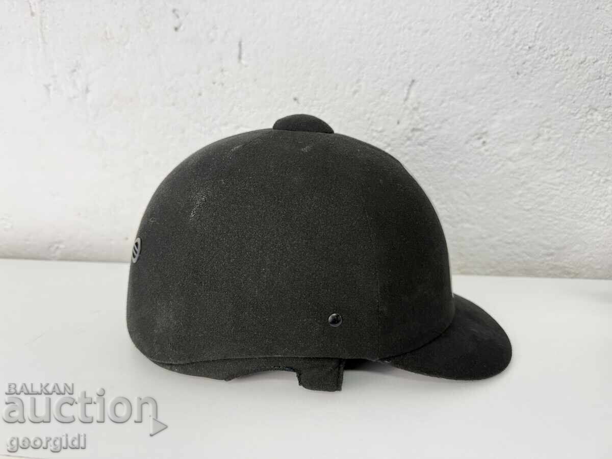 Доставка на Жокейска шапка / каска за конна езда. №7710