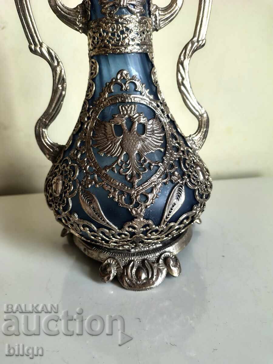 Доставка на Невероятно Красив Съд Със Посребрена Орнаментика Доставка на Невероятно Красив Съд Със Посребрена Орнаментика