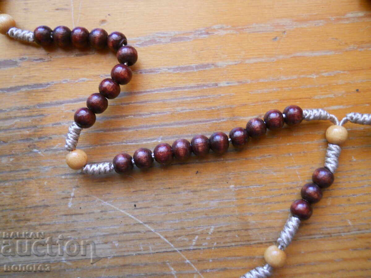 Mătănie din mărgele de lemn și crucifix metalic - Italia cu preț € 12.80 | 25.03 BGN