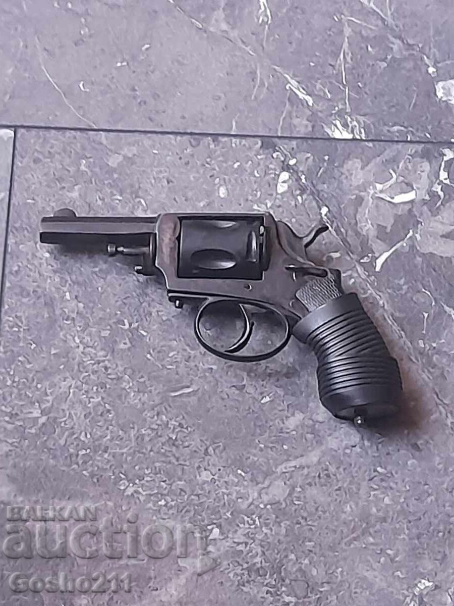 Колекционерски револвер с цена 1000.00 лв. | € 511.29 Колекционерски револвер с цена 1000.00 лв. | € 511.29
