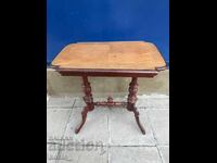 Старинна помощна масичка