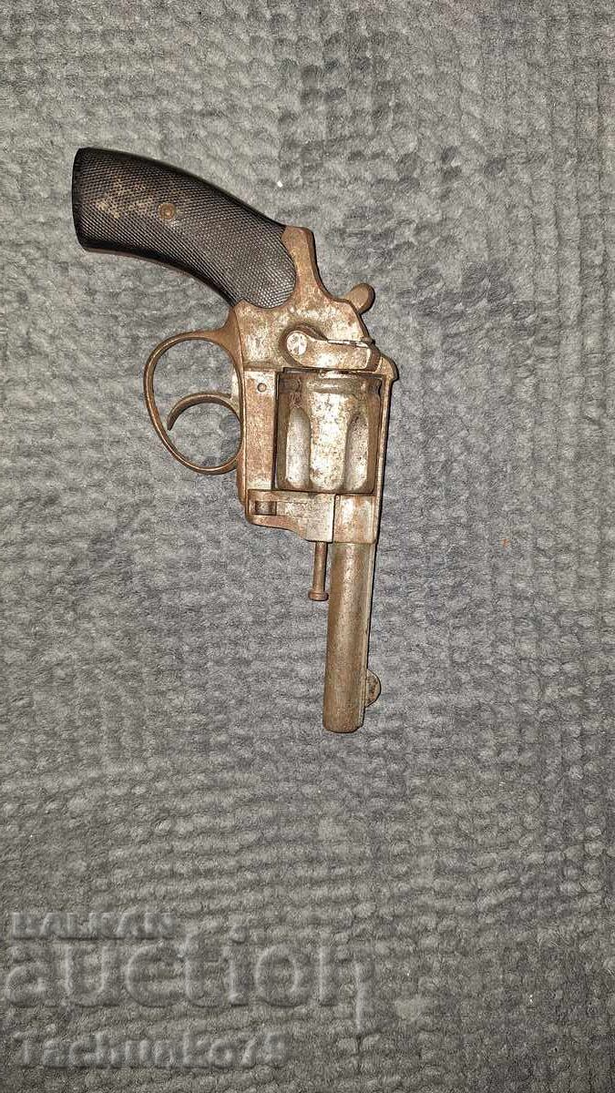 Револвер Револвер