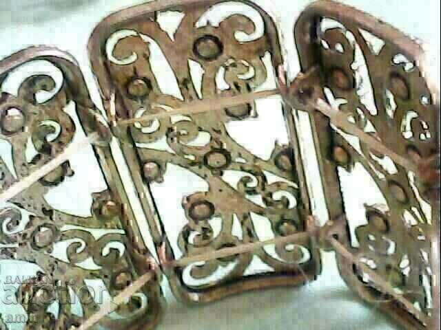 Auction A beautiful silver plated bracelet is studded with crystal Auction A beautiful silver plated bracelet is studded with crystal