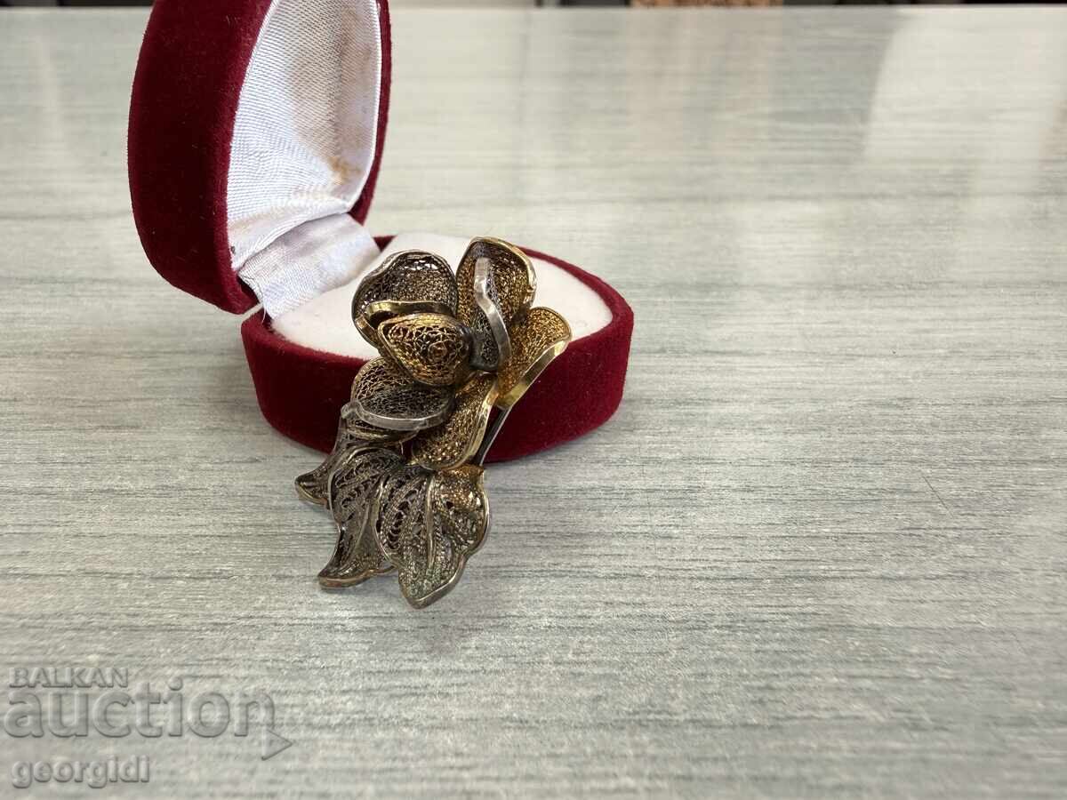 Доставка на УНИКАТ ! Ръчно изработена сребърна брошка с позлата. №7718 Доставка на УНИКАТ ! Ръчно изработена сребърна брошка с позлата. №7718