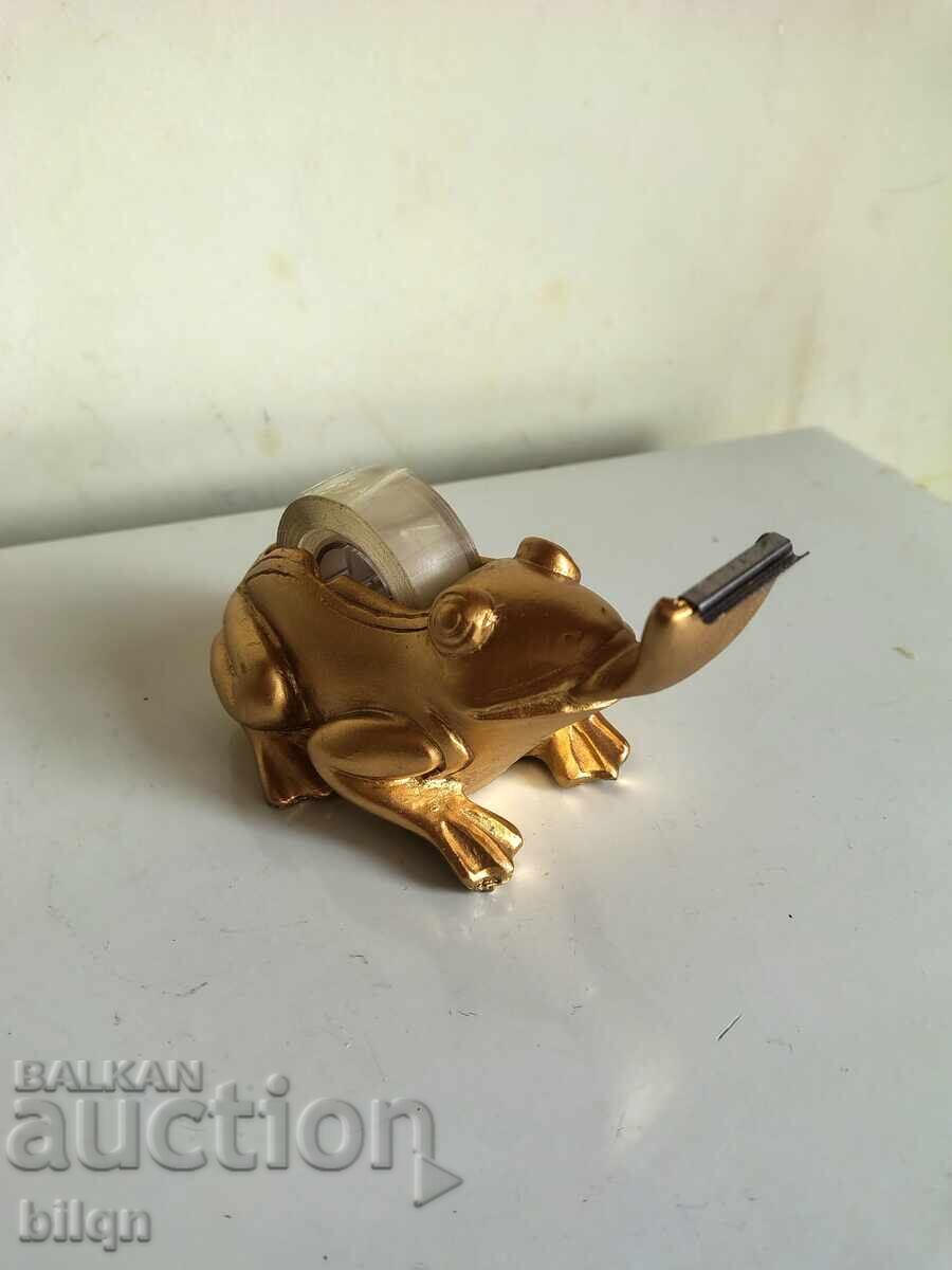 Delivery of Amazing Golden Stationery Frog Delivery of Amazing Golden Stationery Frog