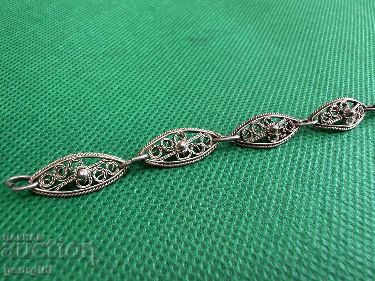 Χειροποίητο ασημένιο βραχιόλι φιλιγκράν. Νο. 7719 με τιμή 80.00 BGN | € 40.90 Χειροποίητο ασημένιο βραχιόλι φιλιγκράν. Νο. 7719 με τιμή 80.00 BGN | € 40.90