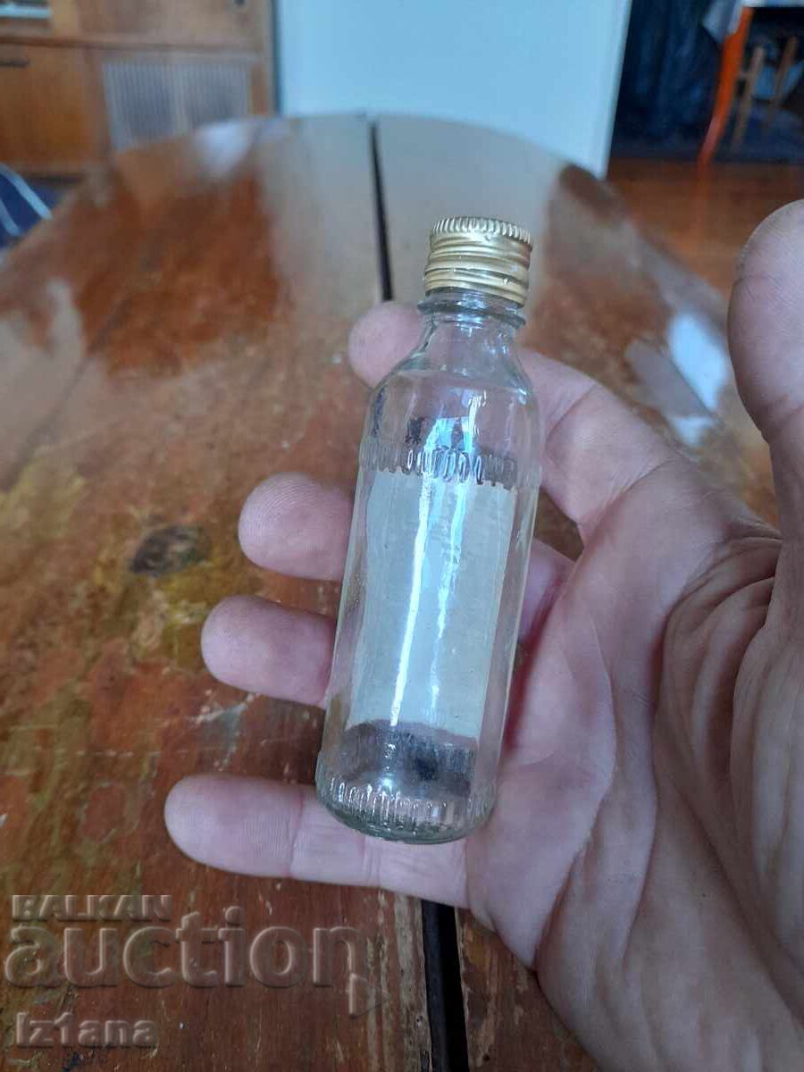 Παράδοση Ένα παλιό μπουκάλι βότκα Sredets Παράδοση Ένα παλιό μπουκάλι βότκα Sredets