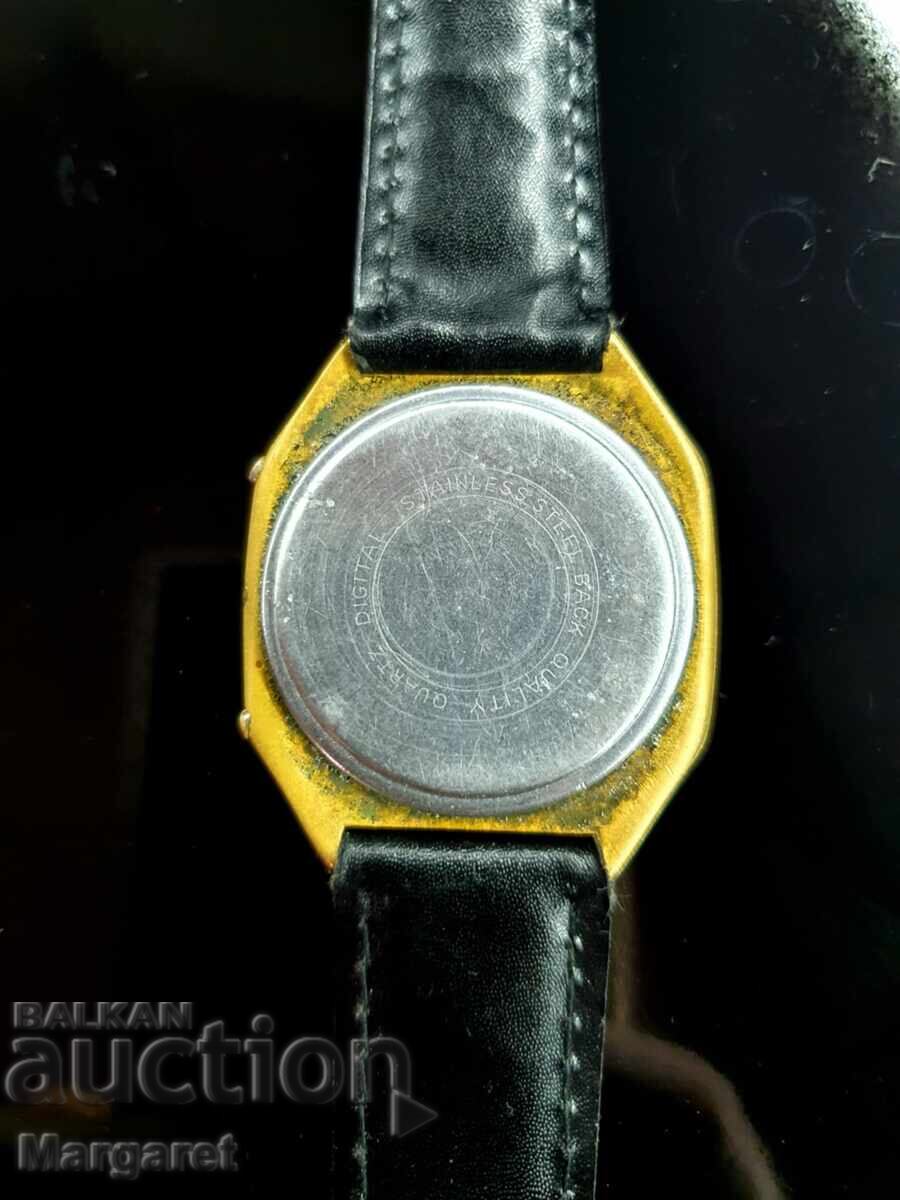 Електронен часовник с цена 35.00 лв. | € 17.90 Електронен часовник с цена 35.00 лв. | € 17.90