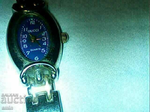 frumoase Gucci originale cu 4 locuri folosite baterii libsva frumoase Gucci originale cu 4 locuri folosite baterii libsva