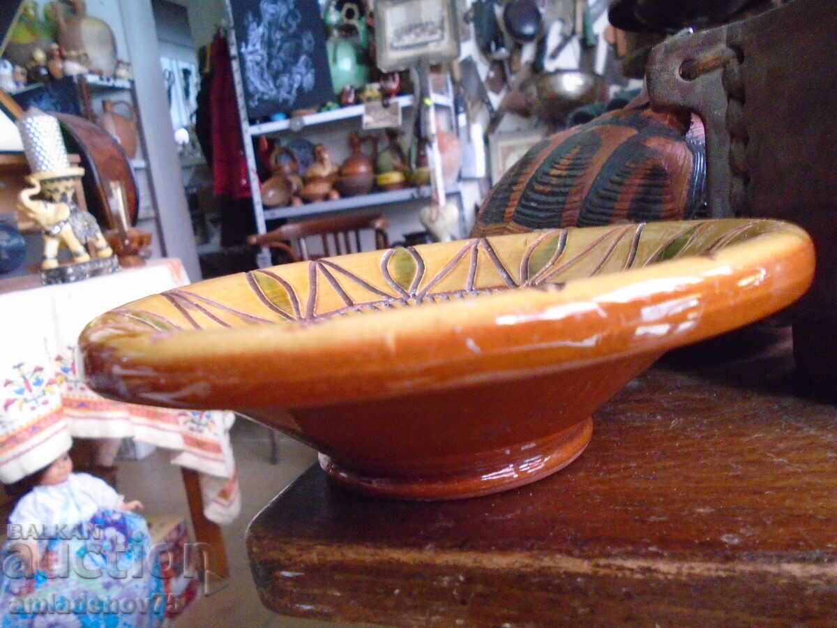 Доставка на красива авторска керамика, част от колекция