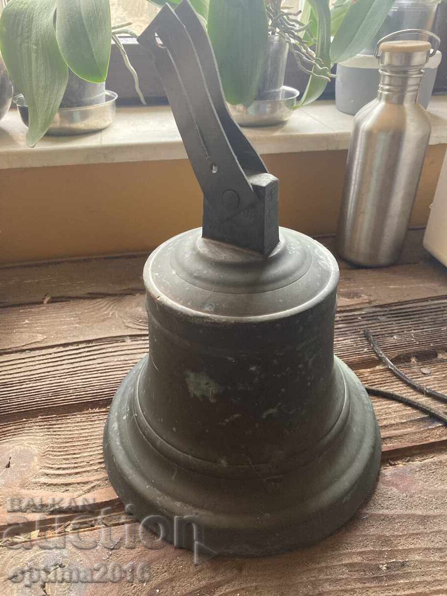 Бронзова камбана с цена 240.00 лв. | € 122.71 Бронзова камбана с цена 240.00 лв. | € 122.71