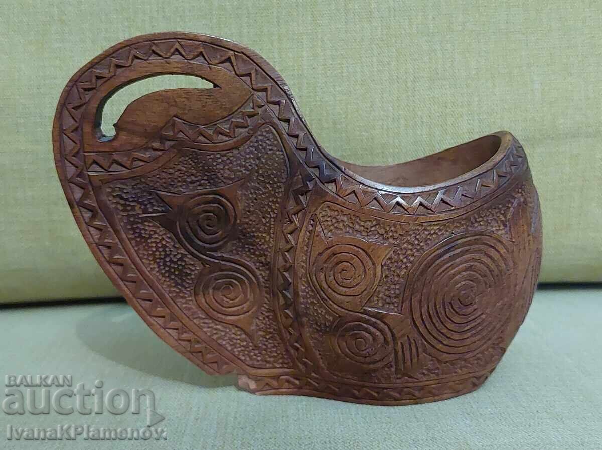 Σκαλιστό ξύλινο σκανδιναβικό γαμήλιο ποτήρι για συλλέκτες με τιμή 44.00 BGN | € 22.50 Σκαλιστό ξύλινο σκανδιναβικό γαμήλιο ποτήρι για συλλέκτες με τιμή 44.00 BGN | € 22.50