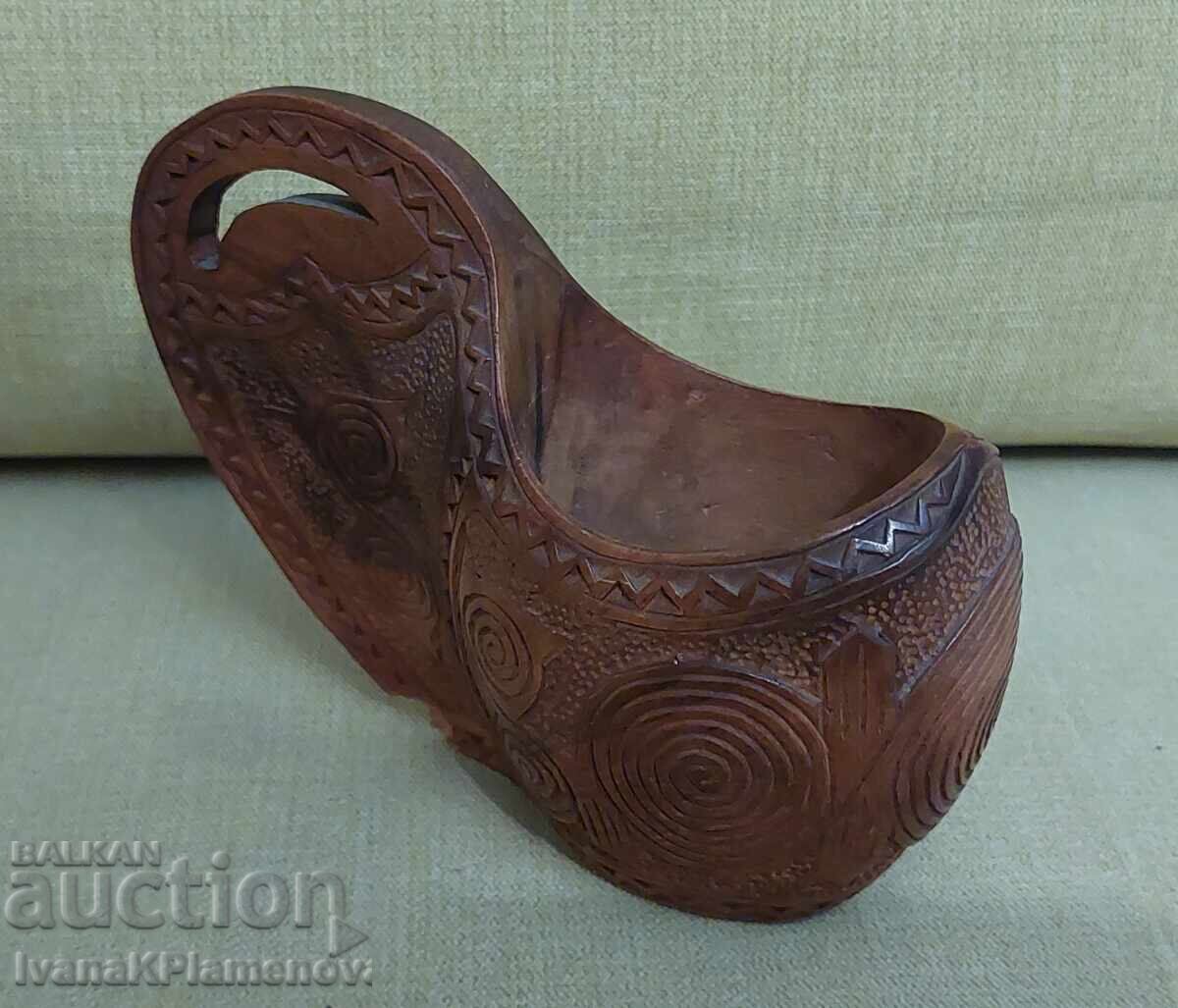 Παράδοση Σκαλιστό ξύλινο σκανδιναβικό γαμήλιο ποτήρι για συλλέκτες Παράδοση Σκαλιστό ξύλινο σκανδιναβικό γαμήλιο ποτήρι για συλλέκτες