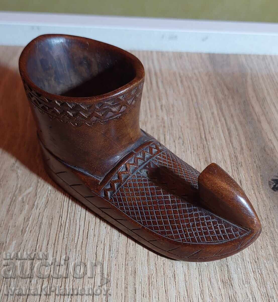 Sculptură în lemn pentru cunoscători excelentă cu preț 36.00 BGN | € 18.41 Sculptură în lemn pentru cunoscători excelentă cu preț 36.00 BGN | € 18.41