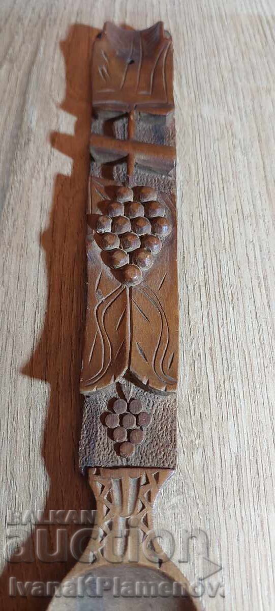 Licitație Sculptură în lemn pentru cunoscători Licitație Sculptură în lemn pentru cunoscători