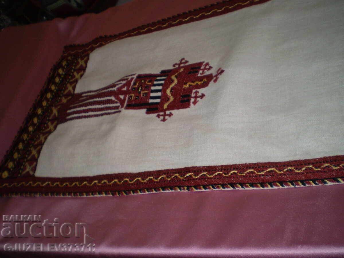 Retro tablecloth red embroidery Balkan motifs with price € 127.31 | 249.00 BGN