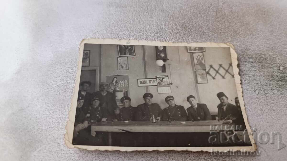 Φωτογραφία Αξιωματικών και ανδρών για καφέ Φωτογραφία Αξιωματικών και ανδρών για καφέ