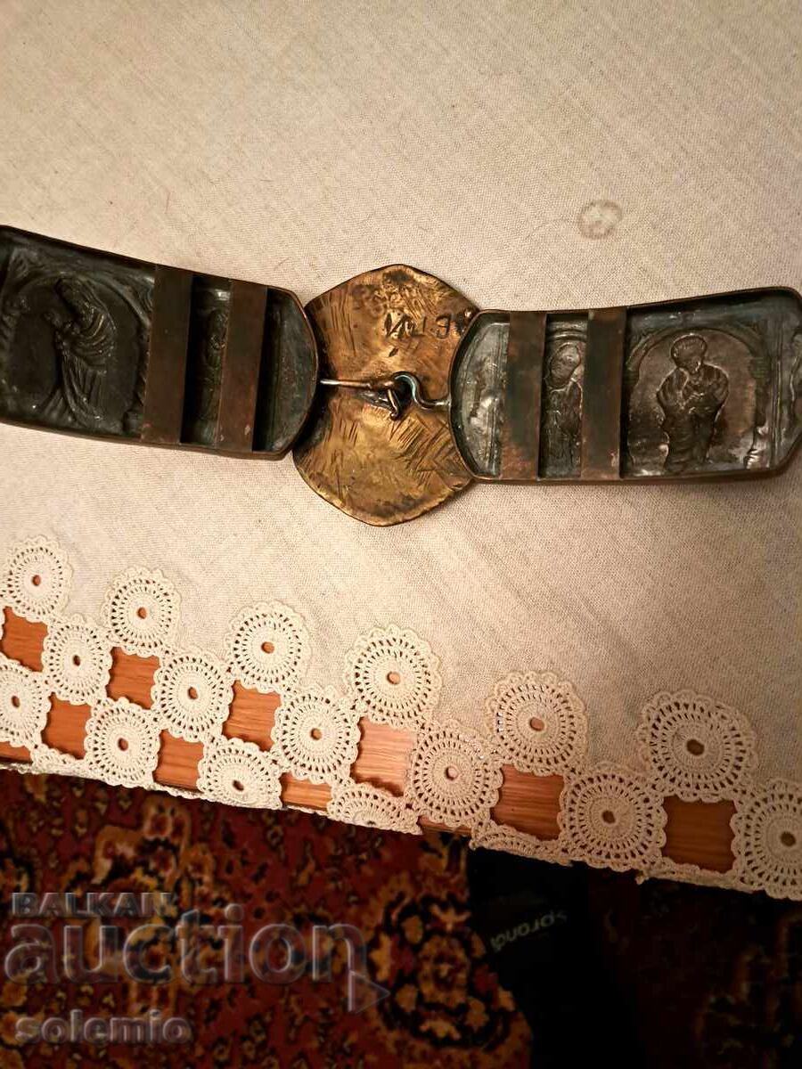 Livrarea Paft vechi de argint Livrarea Paft vechi de argint