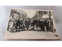 Снимка София Мъже жени и деца на ул. Борис I № 231 1954