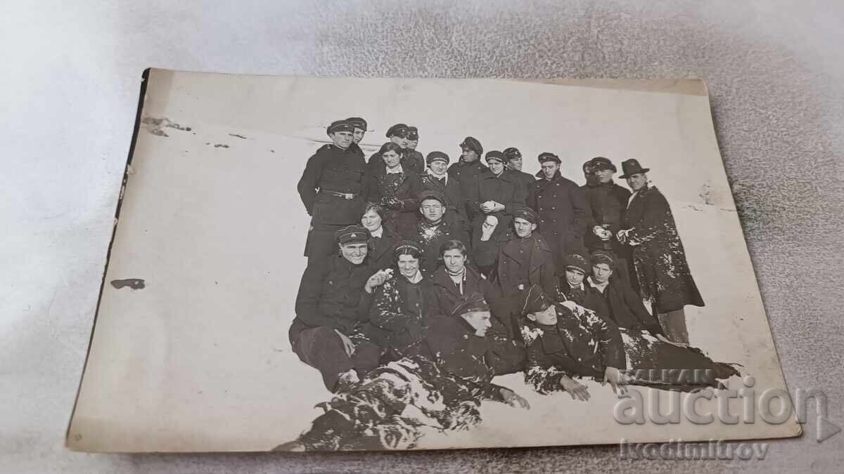 Φωτογραφία Λουκοβίτ uchenitsi της VII β τάξης με τον δάσκαλό τους 1931 Φωτογραφία Λουκοβίτ uchenitsi της VII β τάξης με τον δάσκαλό τους 1931