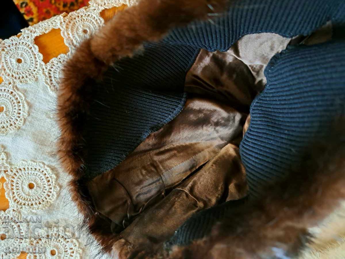 Γυναικεία καπέλα από φυσικά δέρματα με τιμή 25.00 BGN | € 12.78 Γυναικεία καπέλα από φυσικά δέρματα με τιμή 25.00 BGN | € 12.78