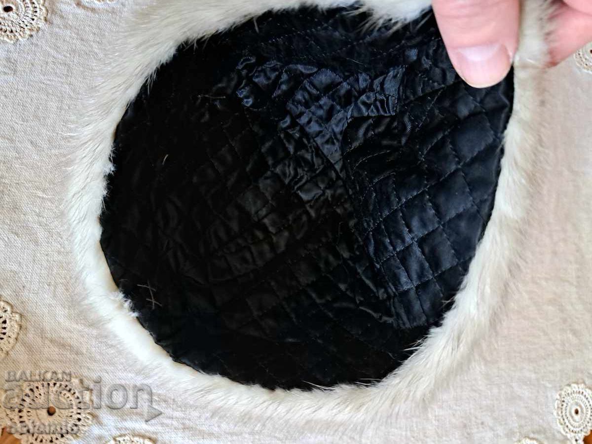 Δημοπρασία Γυναικεία καπέλα από φυσικά δέρματα Δημοπρασία Γυναικεία καπέλα από φυσικά δέρματα