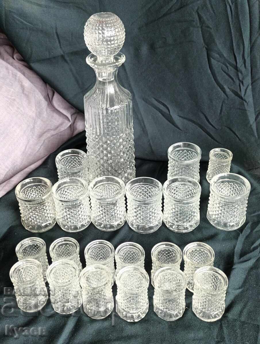 Σερβίς για ρακή με καράφα vintage κρυστάλλινο γυαλί Σερβίς για ρακή με καράφα vintage κρυστάλλινο γυαλί