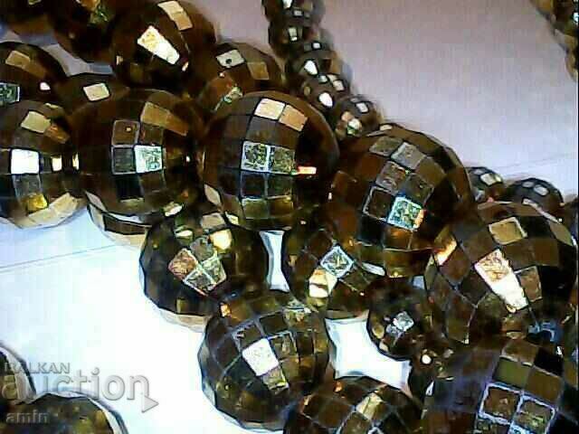 Delivery of beautiful necklace